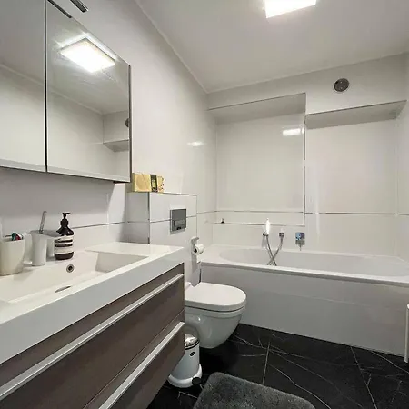 Stunning Architectural Home, Sleeps 8,
